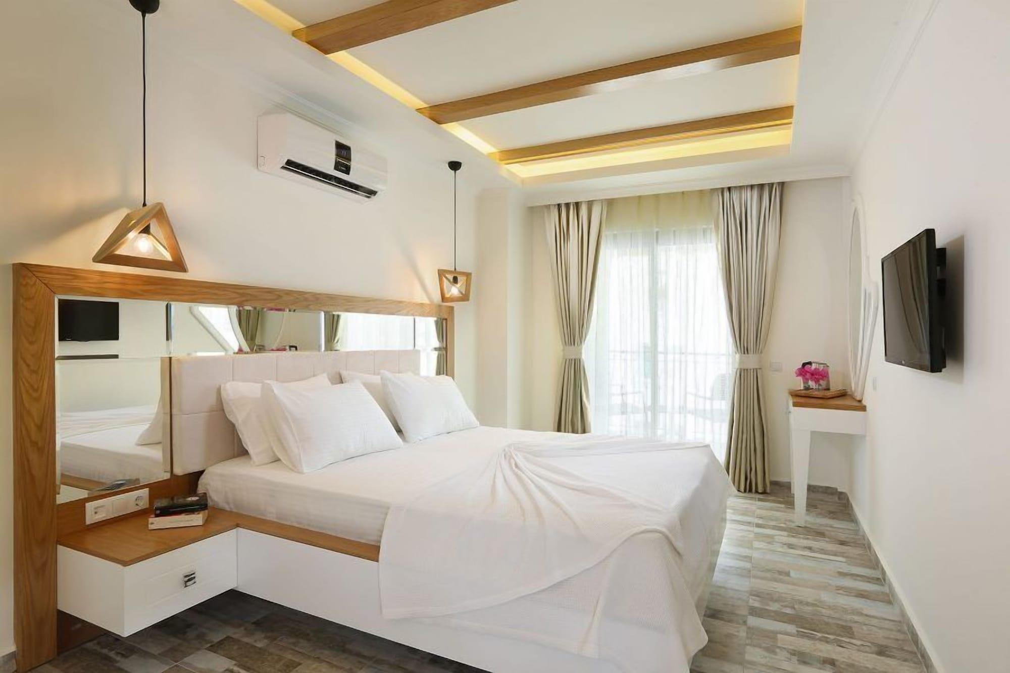 Payam Hotel 4*